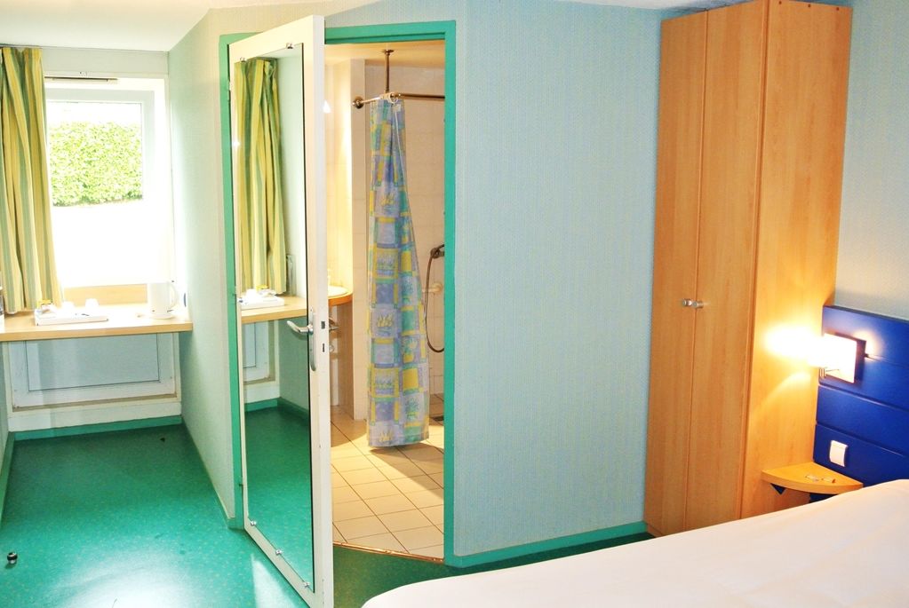 Kyriad Orthez Habitación foto